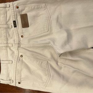 Wrangler cowboy cut 31x30 wheat